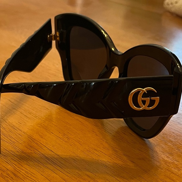 Authentic Gucci Sunglasses - Picture 3 of 8